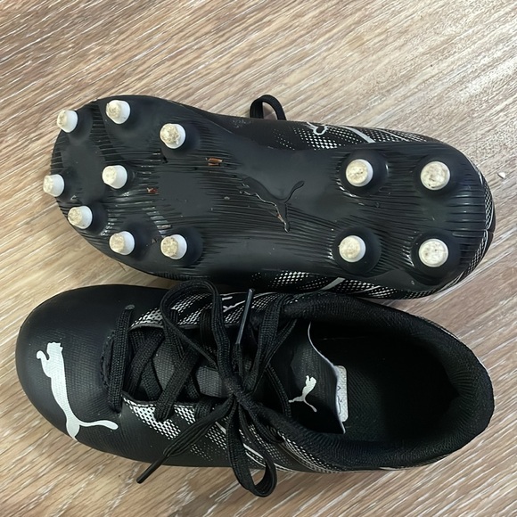 Puma Kids Soccer Shoes - Picture 3 of 8